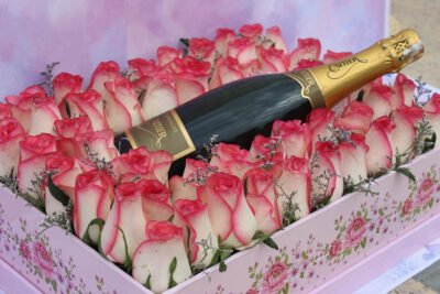 Box Arrangements Big Box Of Jumilia Roses, Limonium & Champagne