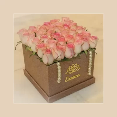 Box Arrangements Cooper Gliter Box of Jumilia Roses