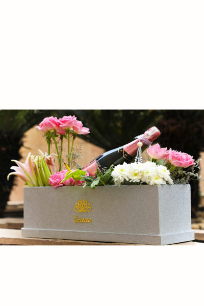 Box Arrangements Big Champagne Box of Lily, Roses & Daisy