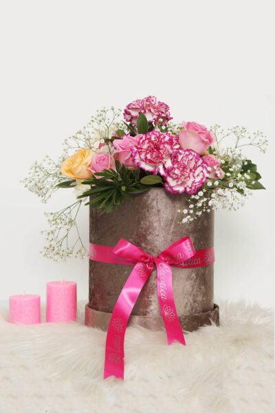 Box Arrangements Round Box of Daisy, Roses & Carnations