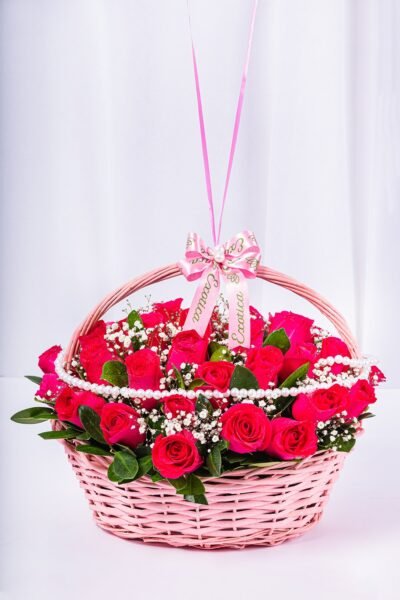 Basket Arrangements Basket Arrangement Of Red Roses & Gypso With Hearts Balloons