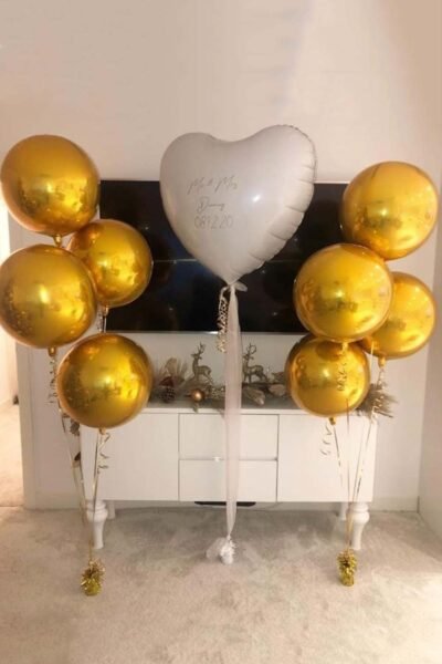 Balloon Arrangements Balloon Bunch of Gold Globe With Big Heart