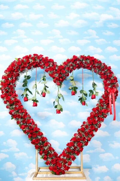 Flowers Decoration Flower Arrangement Of Red Roses With Photos In Heart Shape Iron Base