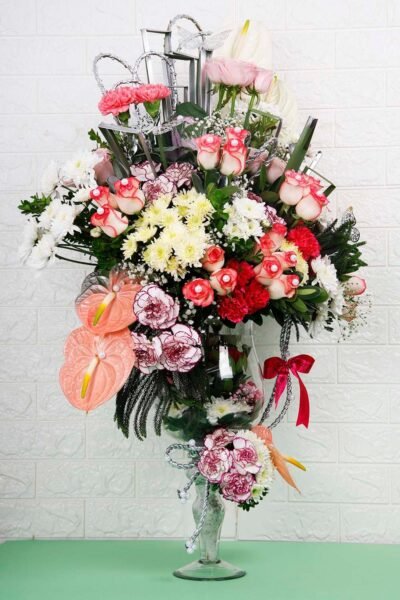 Fresh Flowers Glass vase Of Pink Carnation, Jumilia Roses with Shaded Carnation