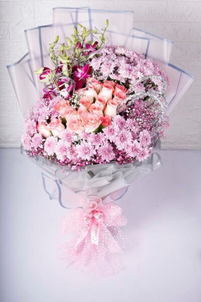 Fresh Flowers One Sided Bunch Of Jumilia Roses & Lilac Daisy with Purple Orchids