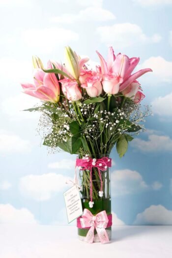 Fresh Flowers Glass vase Of Pink Oriental Lily & Jumilia Roses